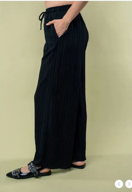 High-Waisted Black Plissé Woven Wide-Leg Pants with Pockets