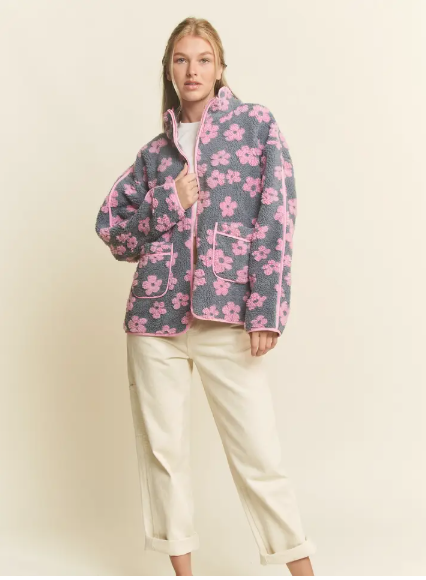 Daisy sherpa jacket front view with collar and oversized fit