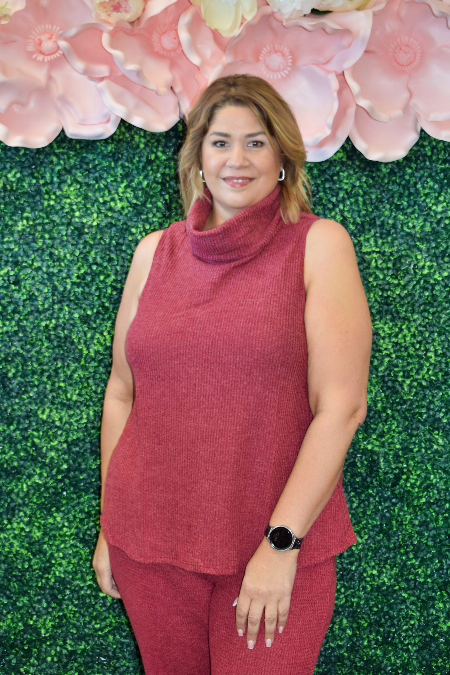 Plus Size & Mid Size Weekender Cowl Neck Sleeveless Top in Wine & Black – Dear Scarlett S-3X