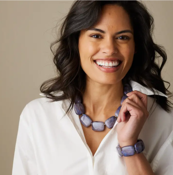 Amethyst-inspired Hot Girls Pearls cooling necklace featuring square beads designed for elegant cooling relief and everyday wear.